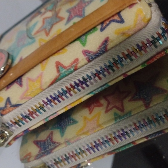 Dooney Bourke Rainbow 🌈 Zipper colorful ✨ ⭐ Compartments ID 🪟 🛍️🎁 NWT - Picture 7 of 10